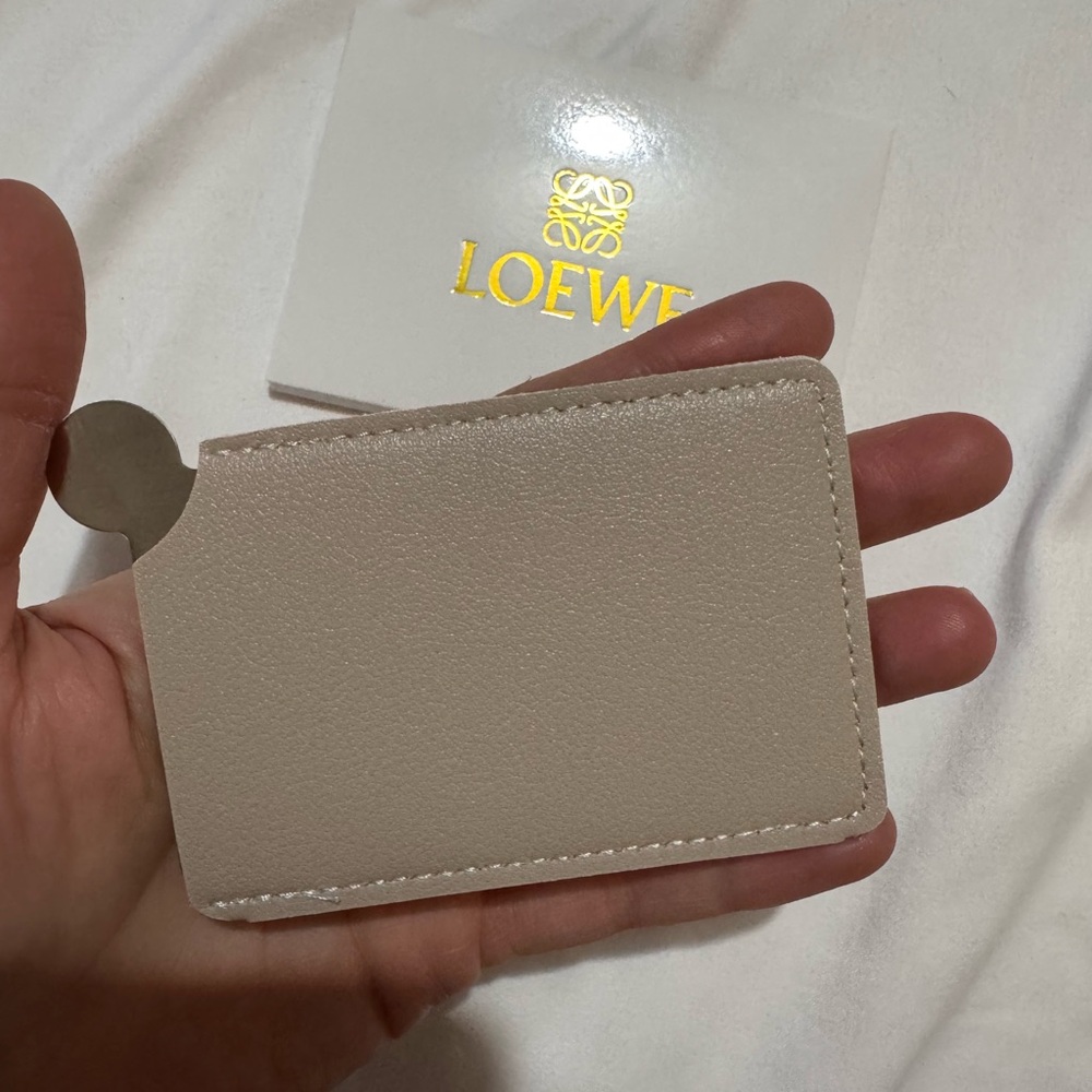 Loewe Cream Gift With Purchase Card Holder - Picture 4 of 4